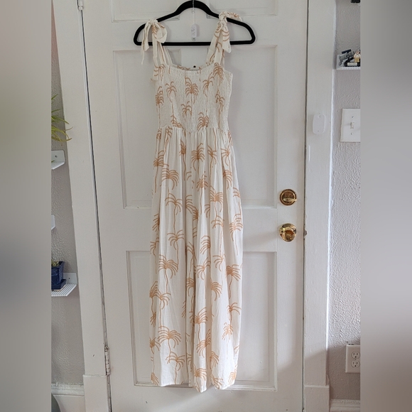 Petal & Pup Ginelle Jumpsuit White Palm Print Smocked Wide Leg Pockets Size L - Picture 3 of 6